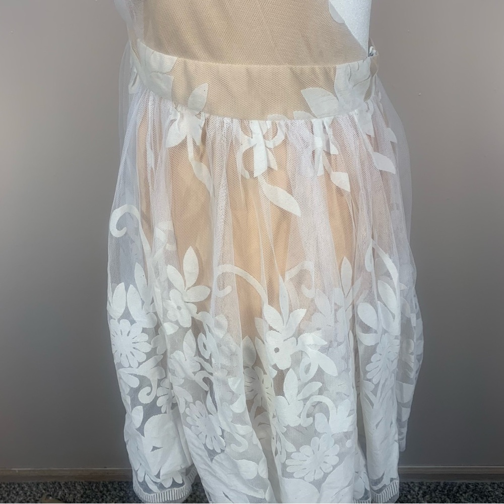 LUXXEL Lace Skater Plunge Neck Mini Dress - Picture 10 of 12